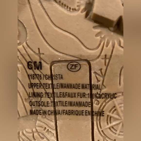 Maurices Faux Suede Sherpa lined Boots. Size 6. - Picture 7 of 9